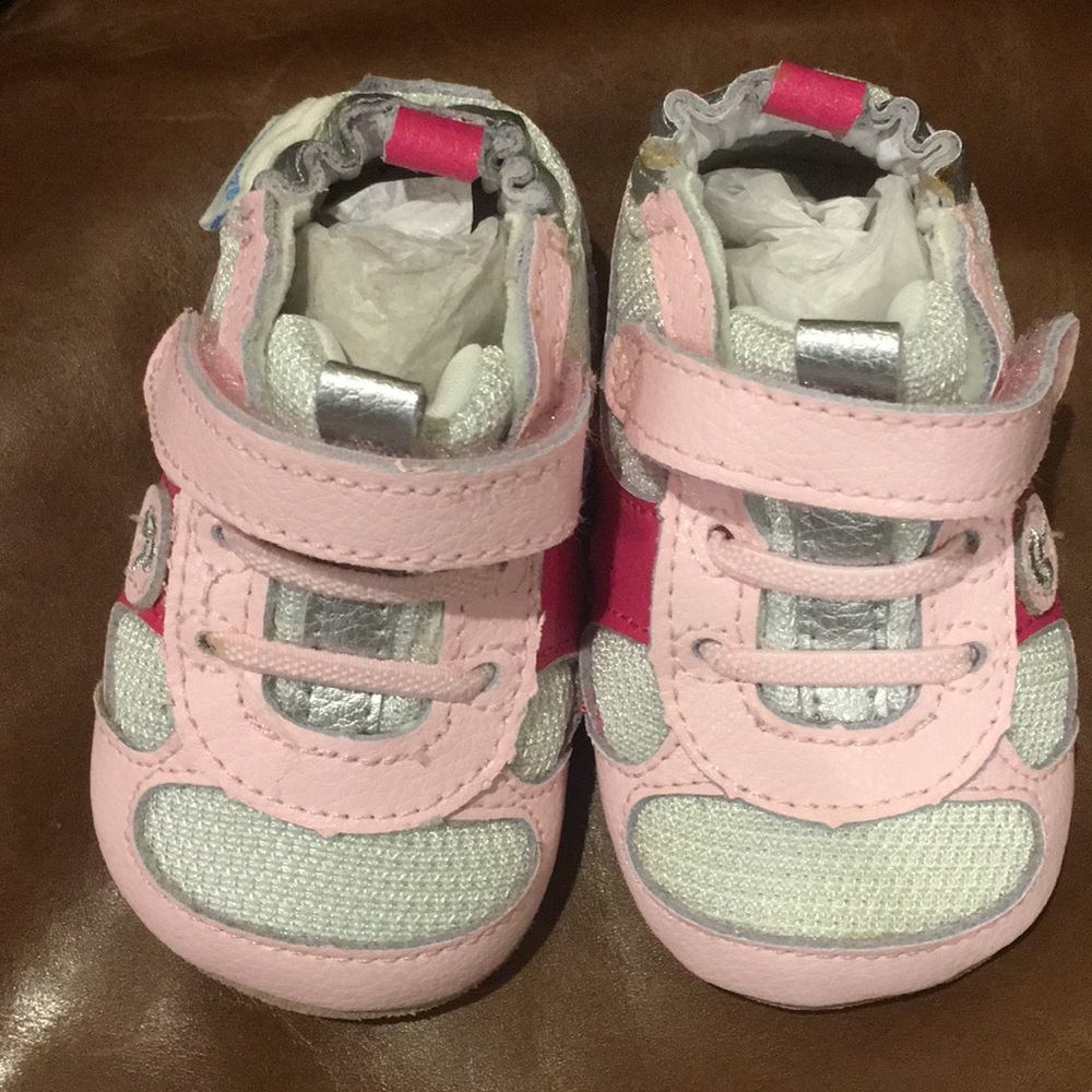 Robeez mini shoez baby shoes pink silver 3-6 mo